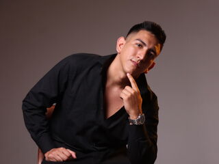 free nude chatroom NoahSantana