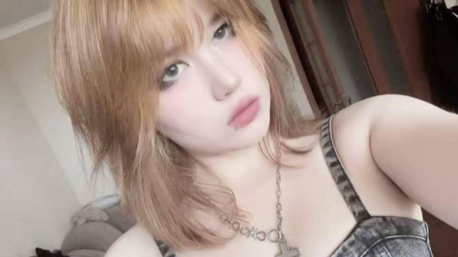 MiSokimo erotic portrait