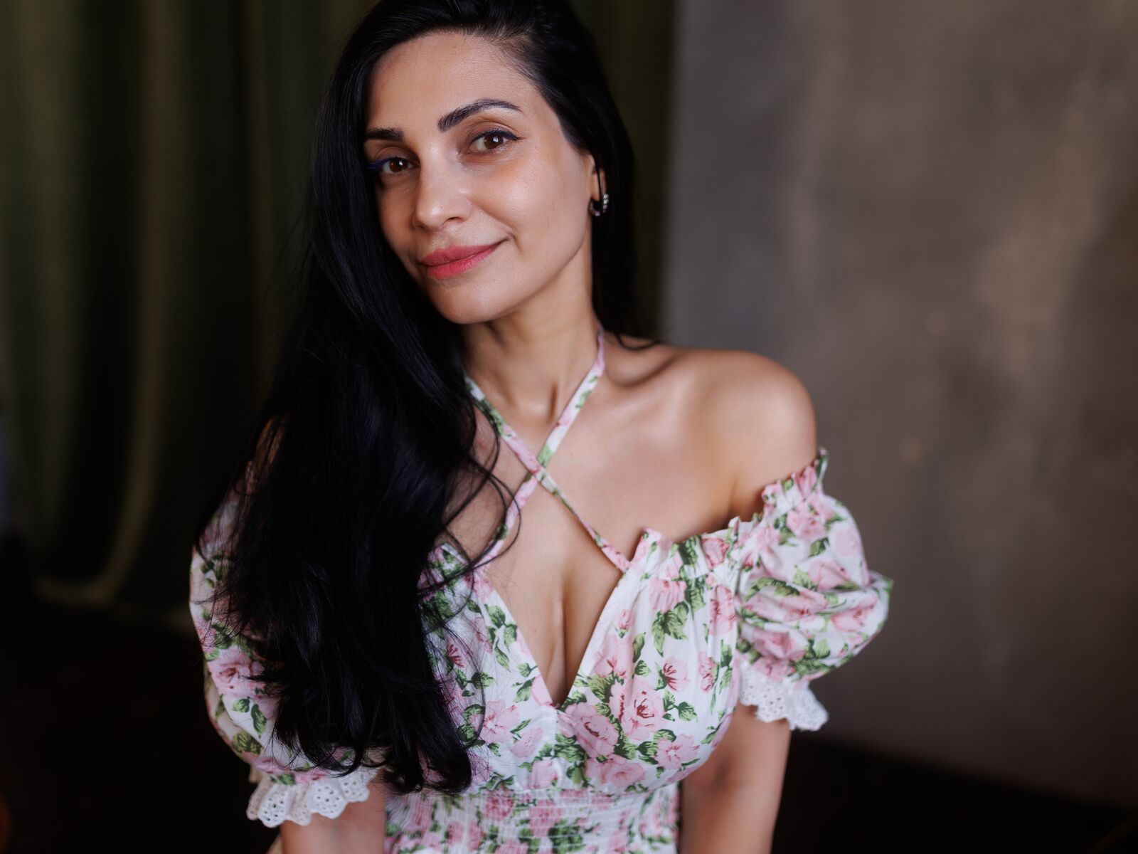 Live cam for BeatriceWoods