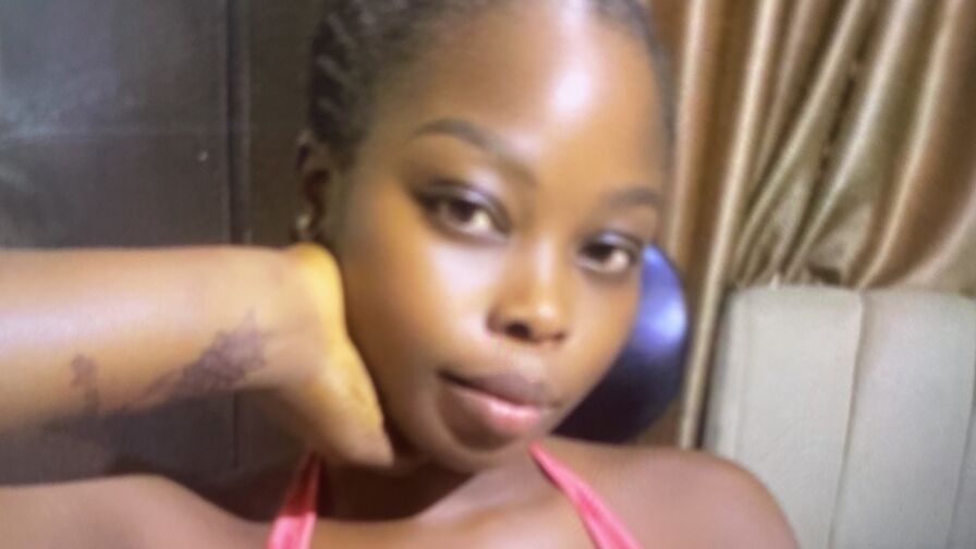 VIP Live Sex Chat with MikkyMiconia