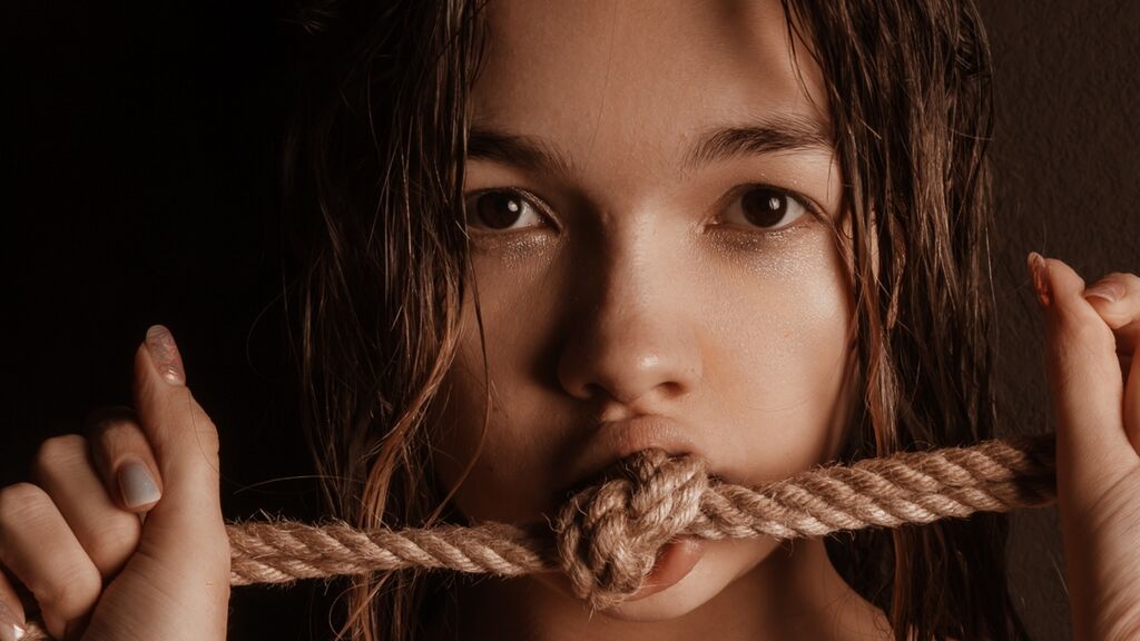 LynetteFairbroth Live Cam and Statistics on UnifiedCams