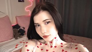CleoHighes related LiveJasmin free chat profile
