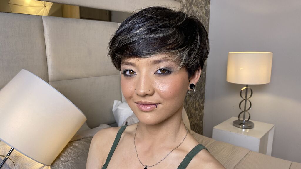 LissyLuxe live cam model at LiveJasmin