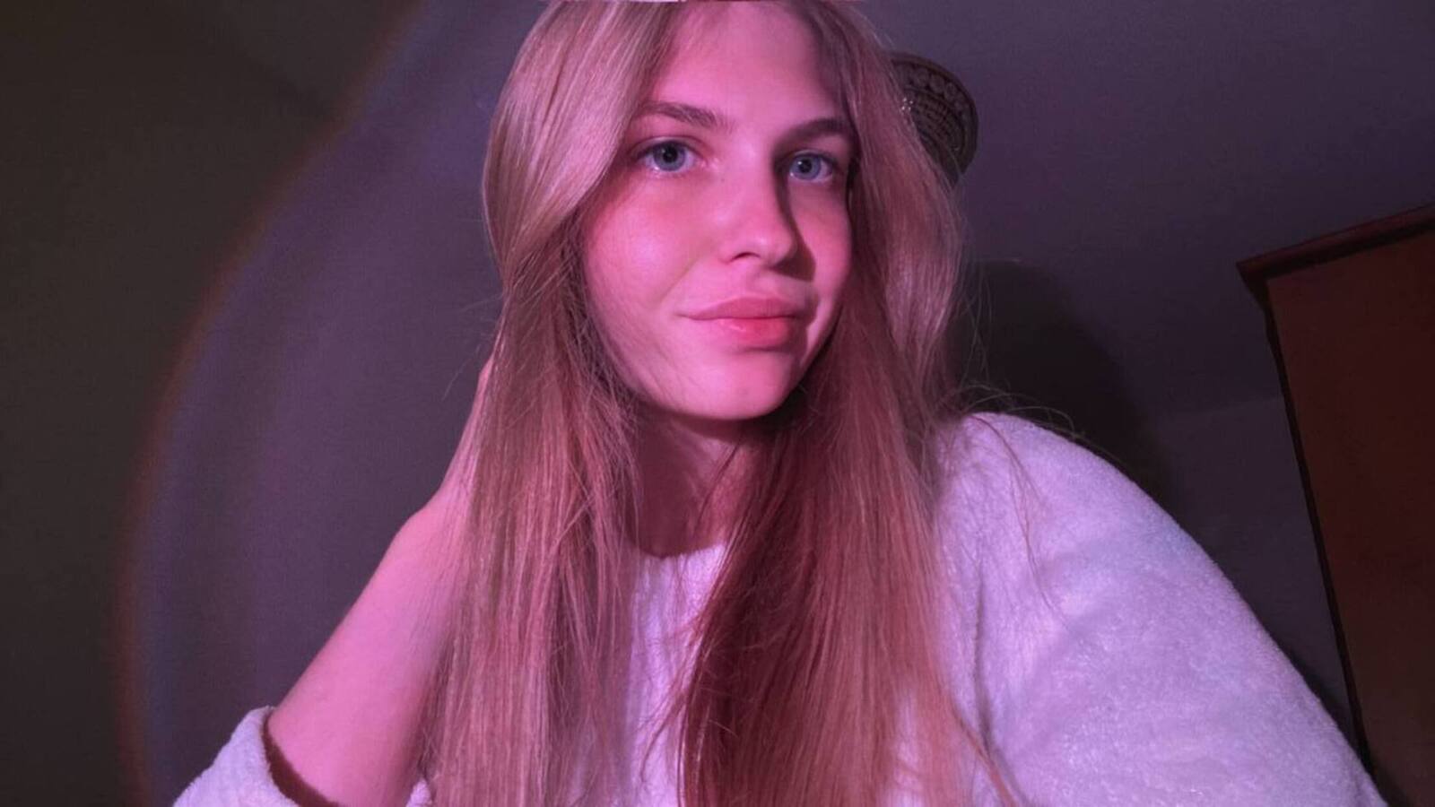 KateyTouriny erotic portrait