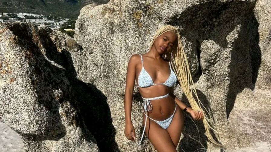 Naked BellzRosee gallery