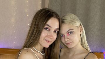 MaryandEllaiza webcam show