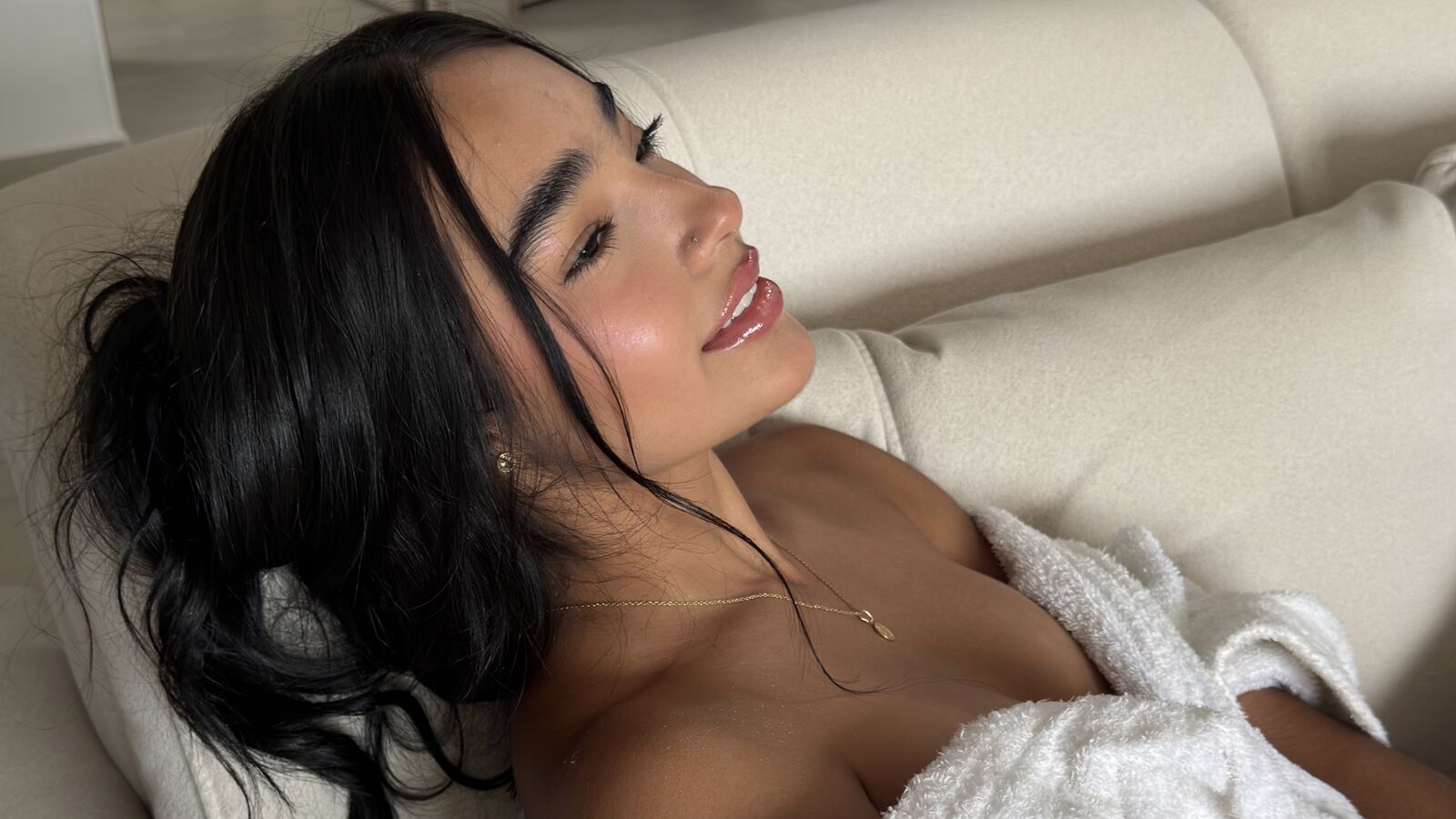 EllieCarter erotic portrait