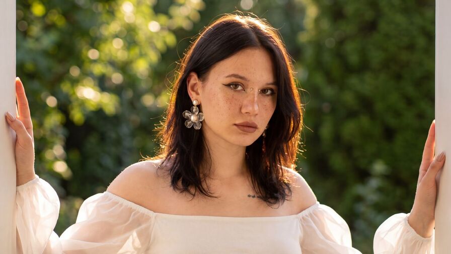 Watch AlicePertim live on thefuckeryco.com