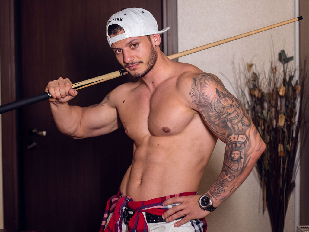 CristianHolden live cam performer profile