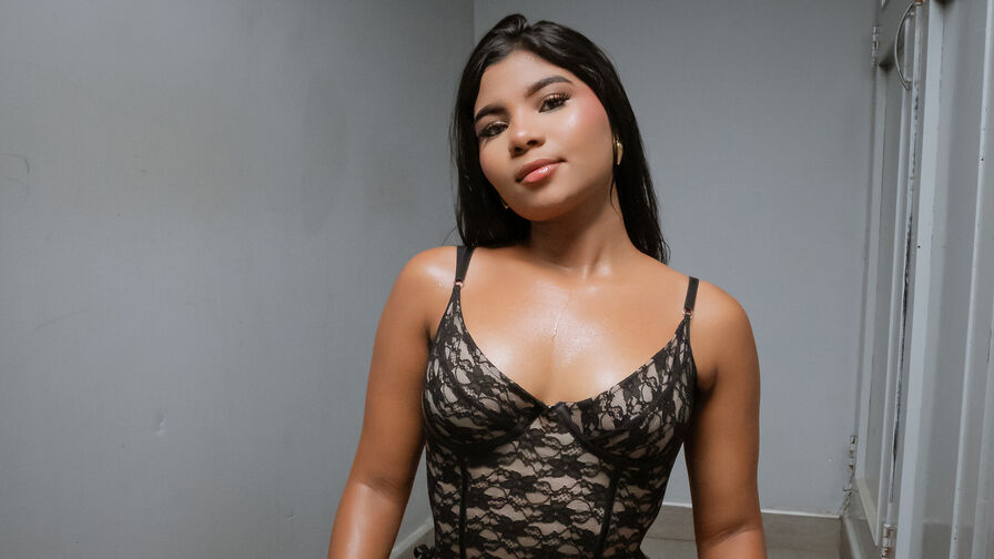 Watch ChloeTobon live on Widestreams