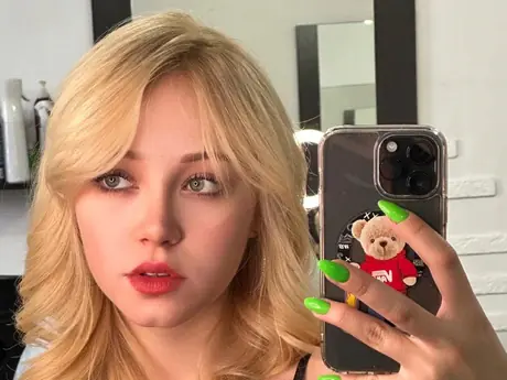 Chat with EmilyCarles