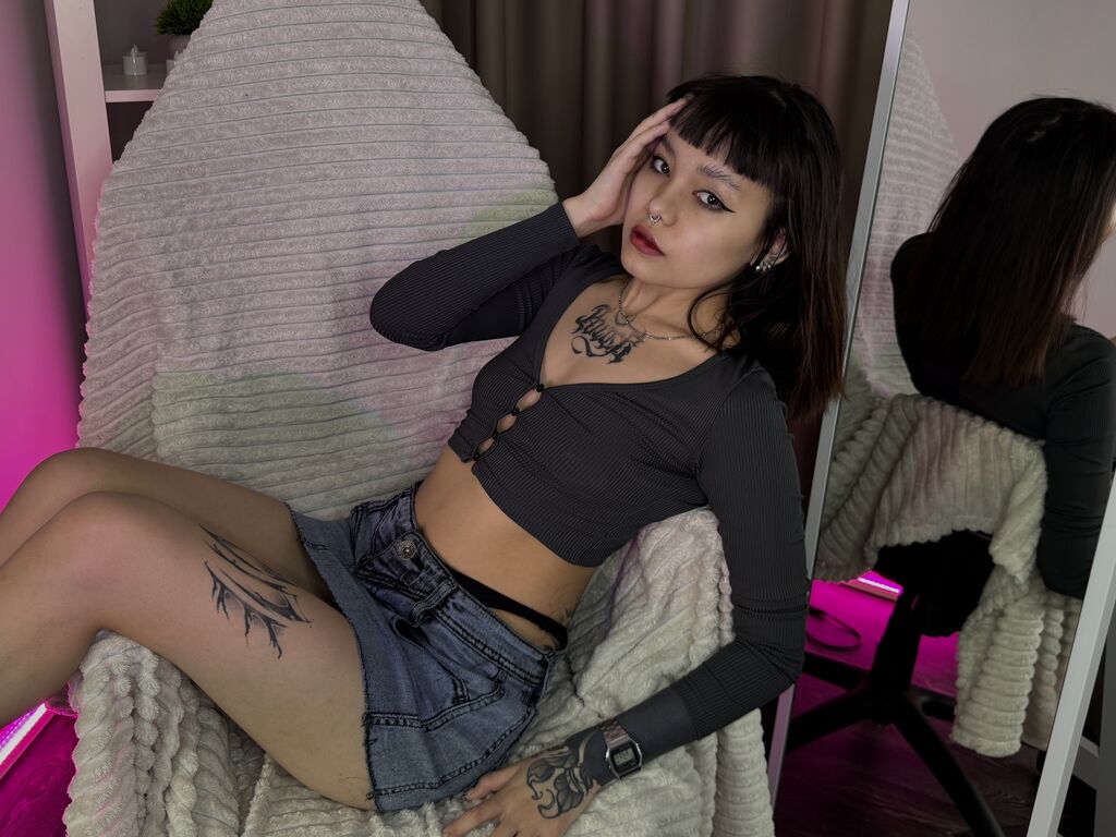 NanaaLeisi Nude