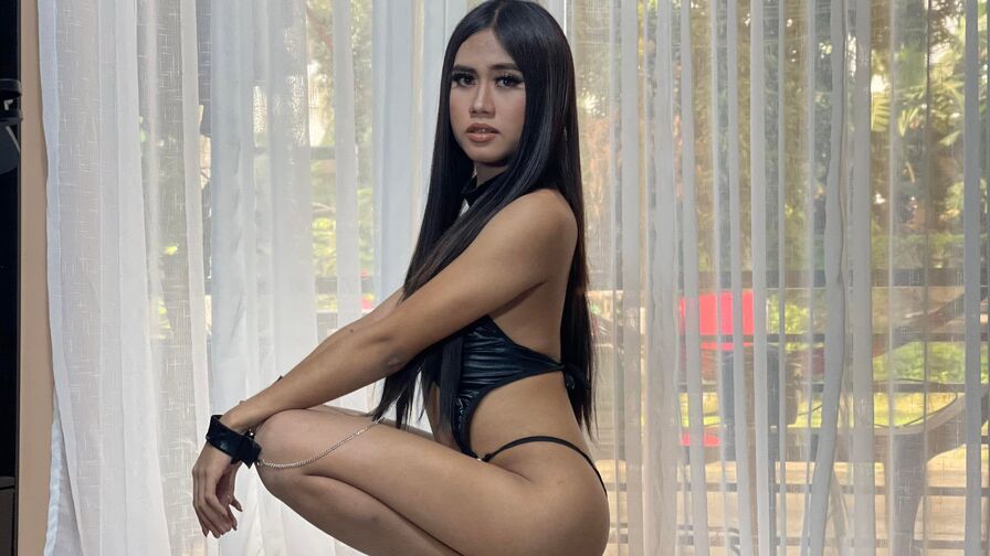 Watch HaileyMckinley live on Fleur Mature