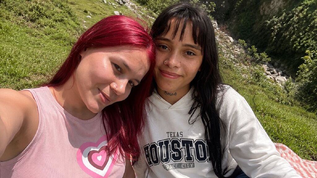 Watch lesbian performer RitaAndNoelle from LiveJasmin at GirlsOfJasmin
