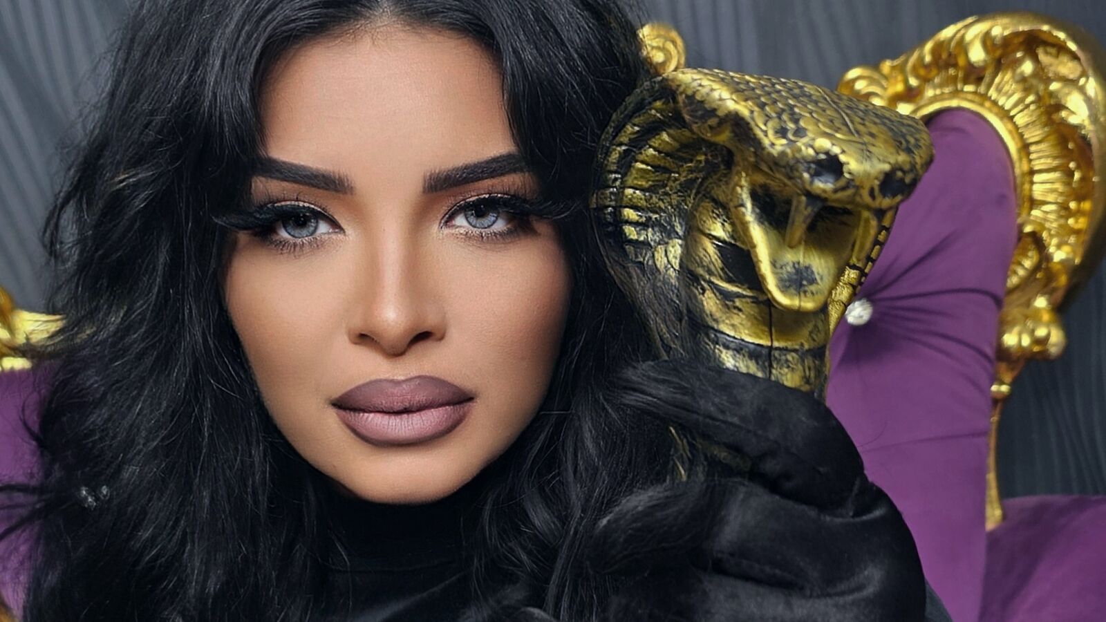 DevashaThea erotic portrait