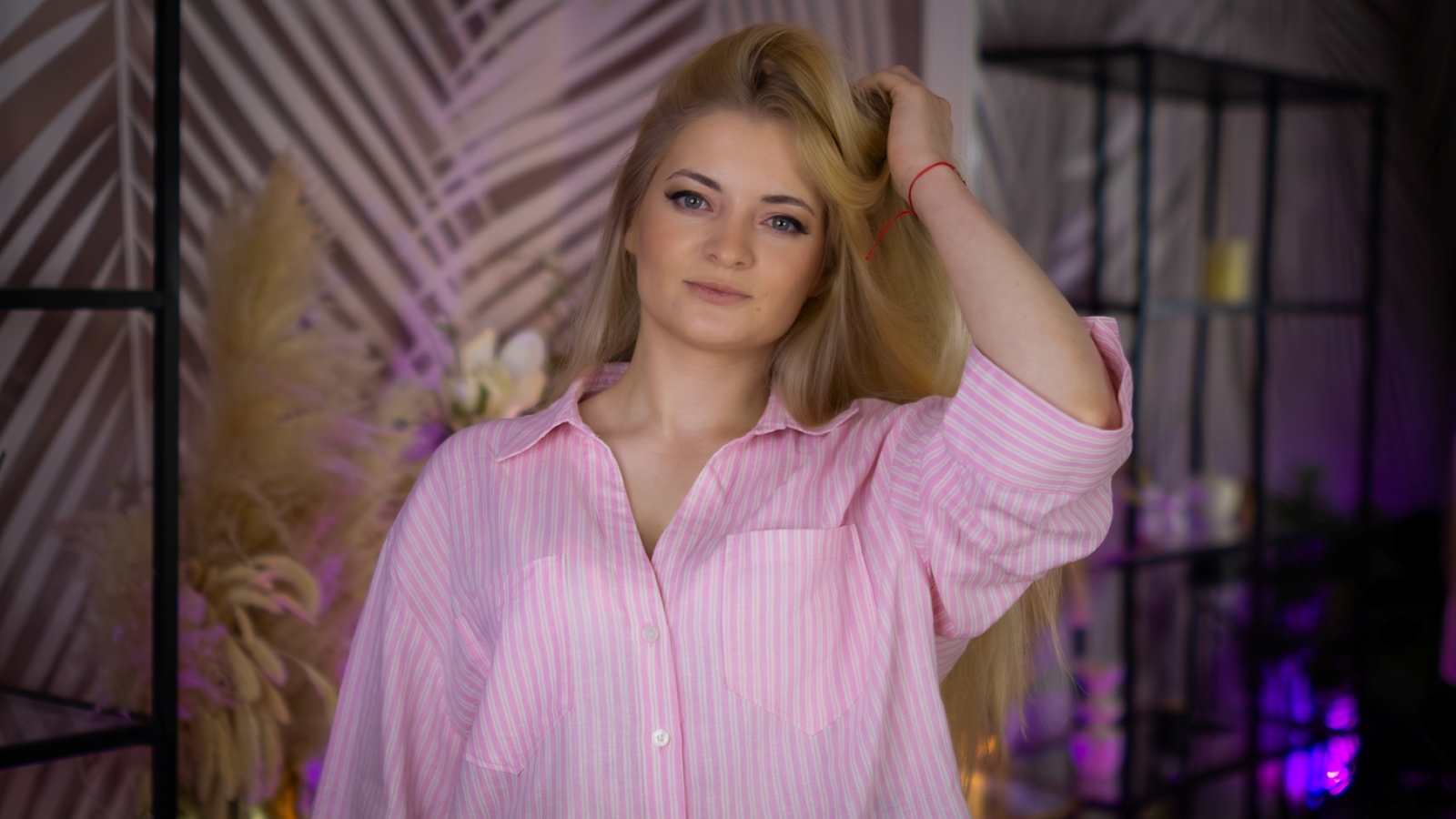 LuxaCole erotic portrait