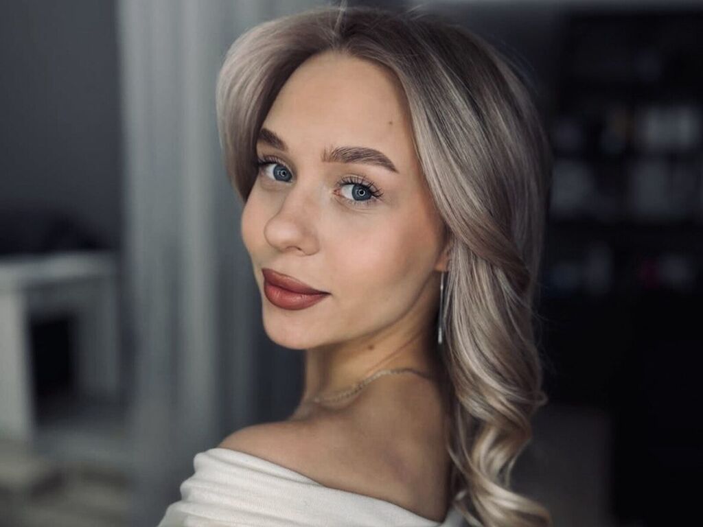 OdelynaExcell Nackt