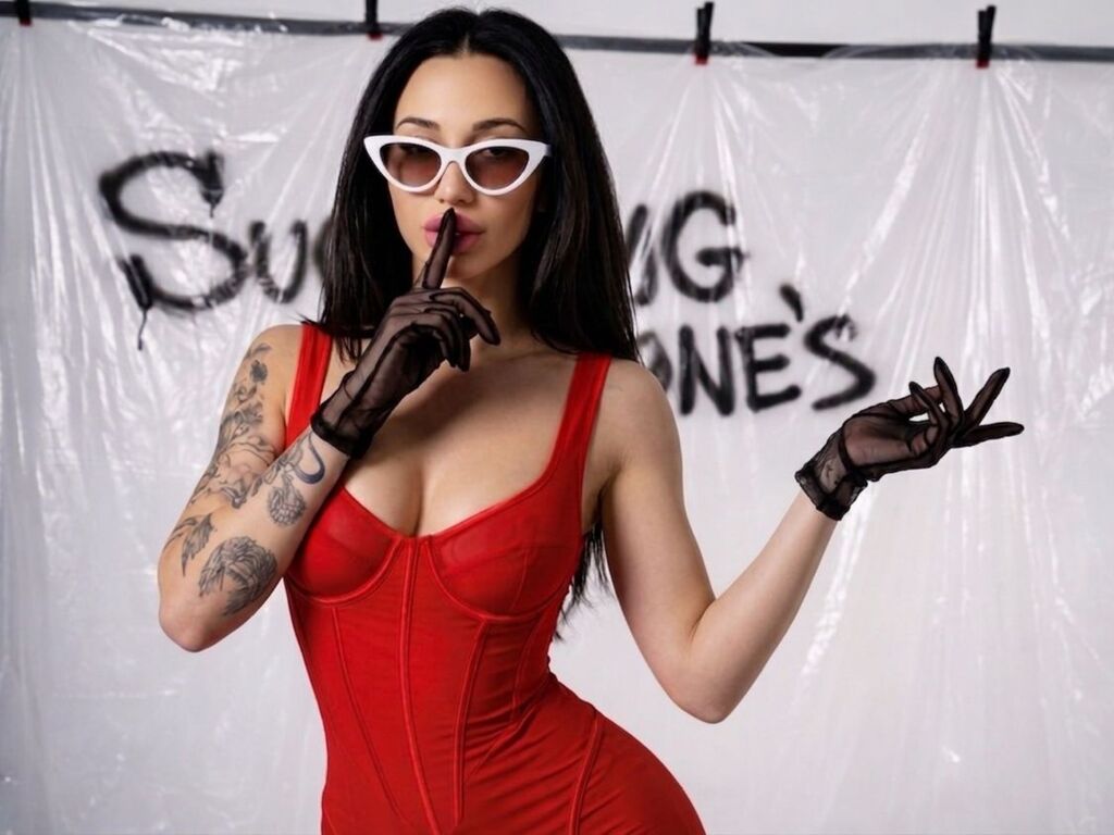 Live with KylieMaddox on PrivCamWeb