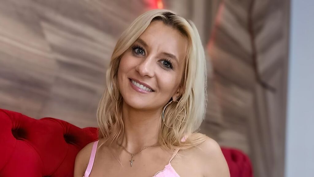 KaylinJann Live Cam on LiveJasmin