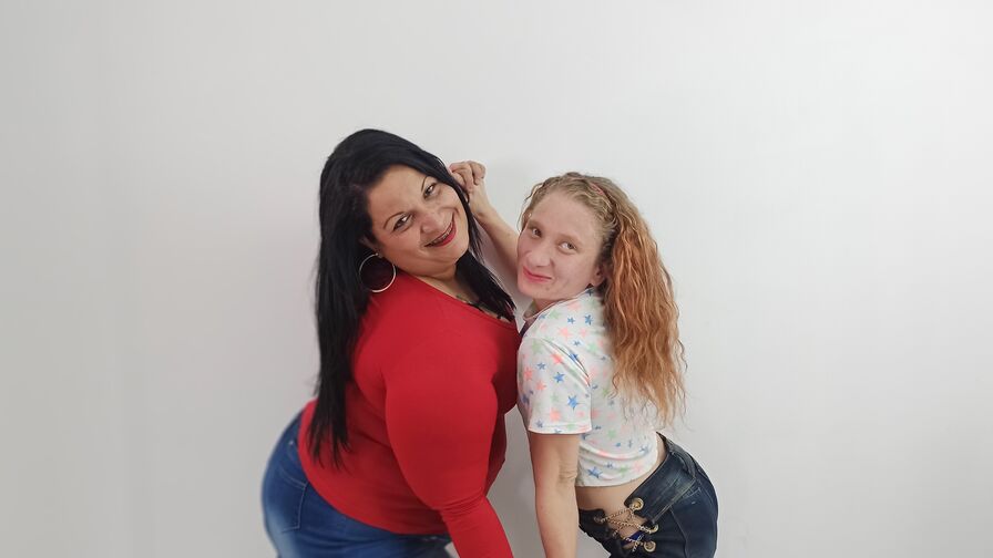 PepperandAnna's live cam