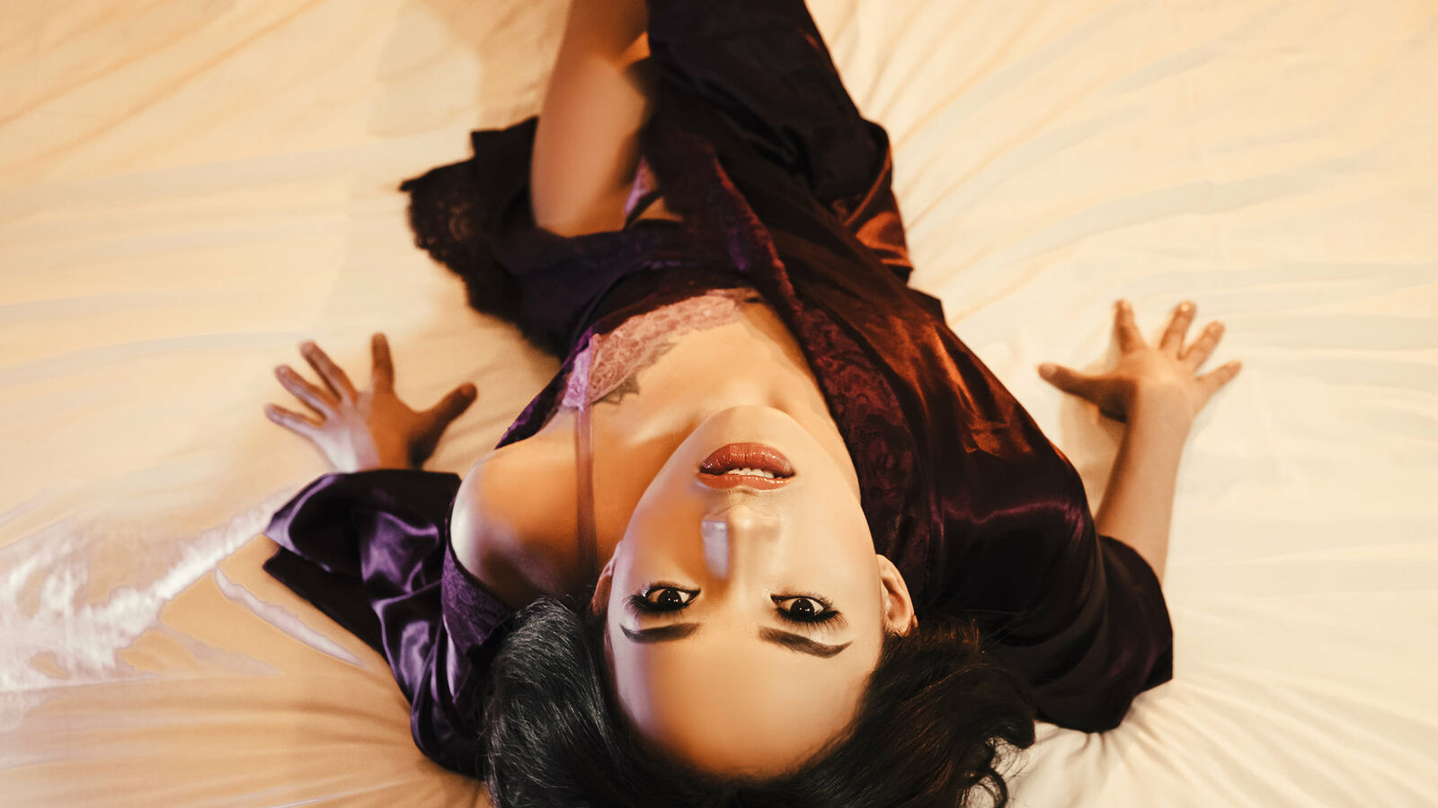 EverlyQuinn glamour portrait