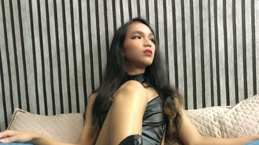 TrishaDuterte's live cam