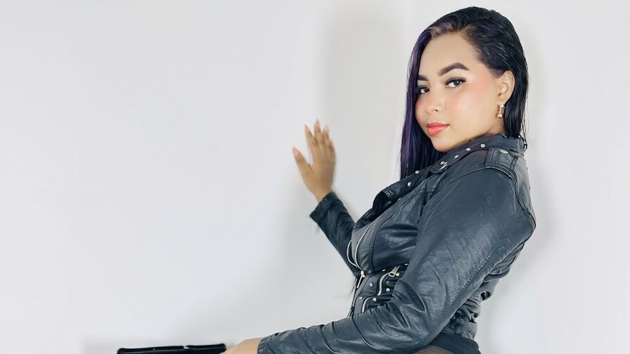 Watch StefanyRosse live on Fleur Mature