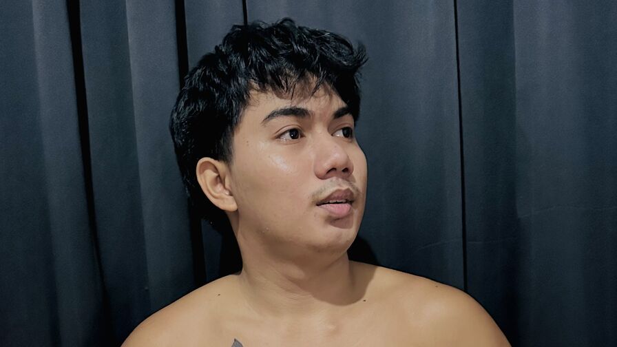 Watch NicolasDelgado live on shemalefreeporn.net