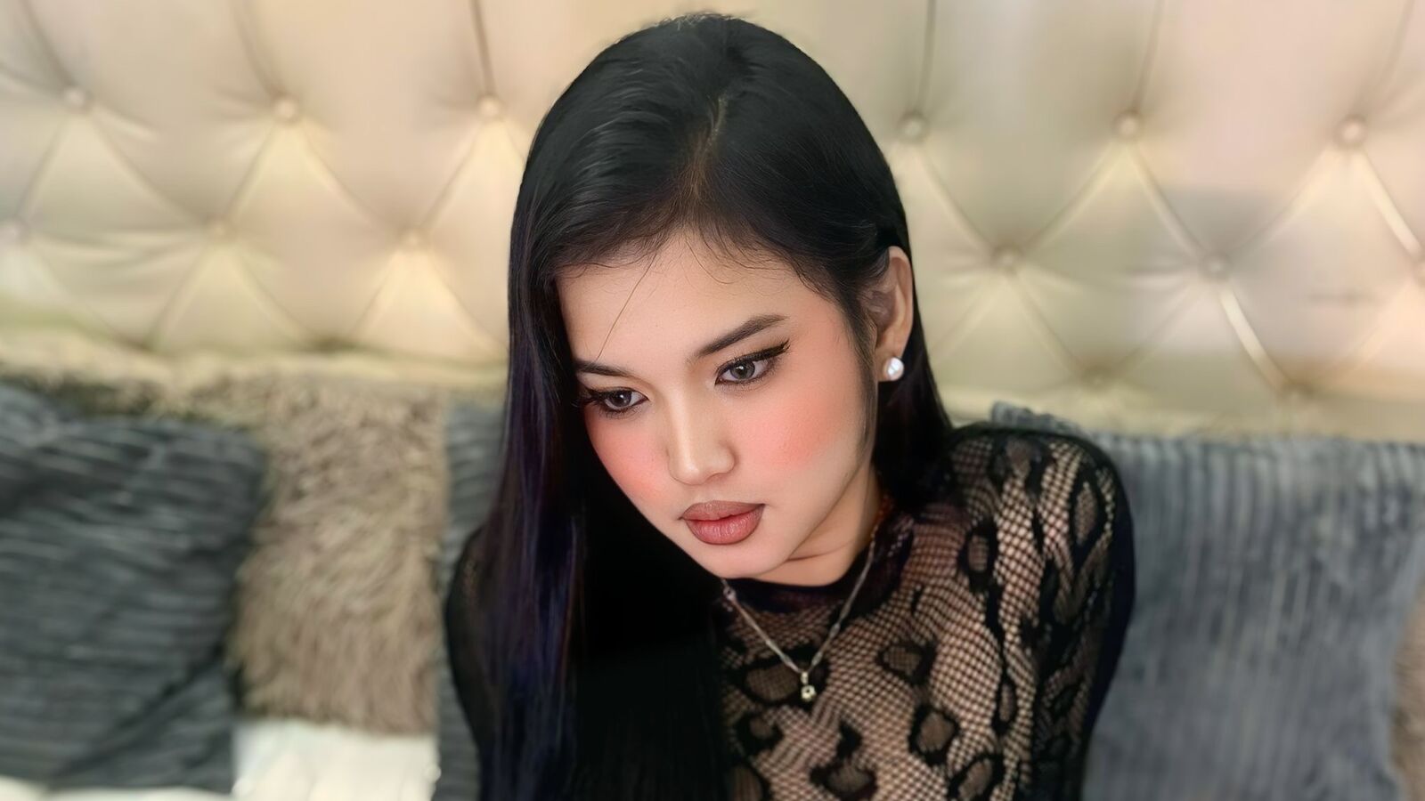 YllonaOganda erotic portrait