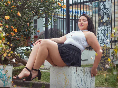 Chat with SophiaMiiller