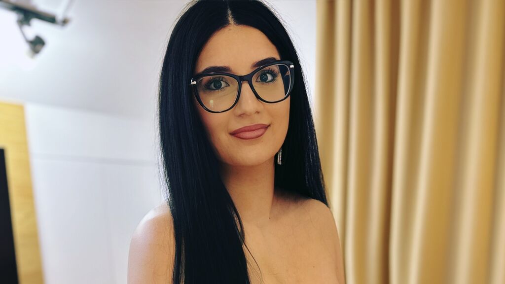 EmilyRosie live cam model at LiveJasmin
