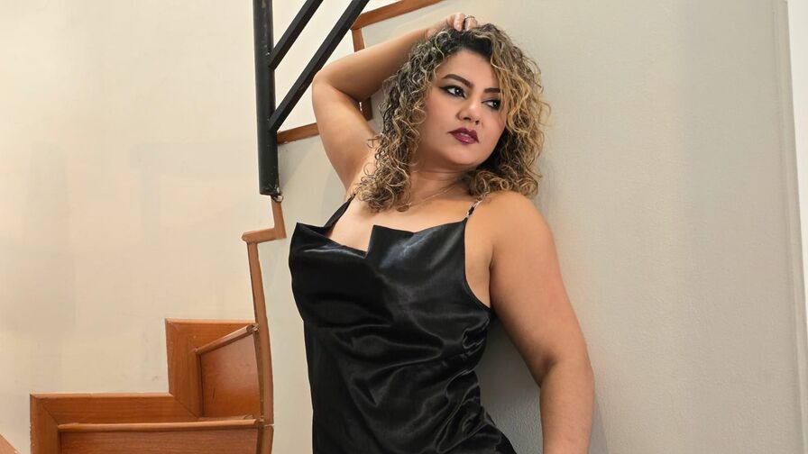 Watch NatalyStacy live on shemalefreeporn.net