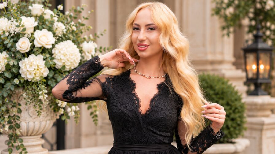 Watch AnastasiaYvi on BritishGrannyPorn.org