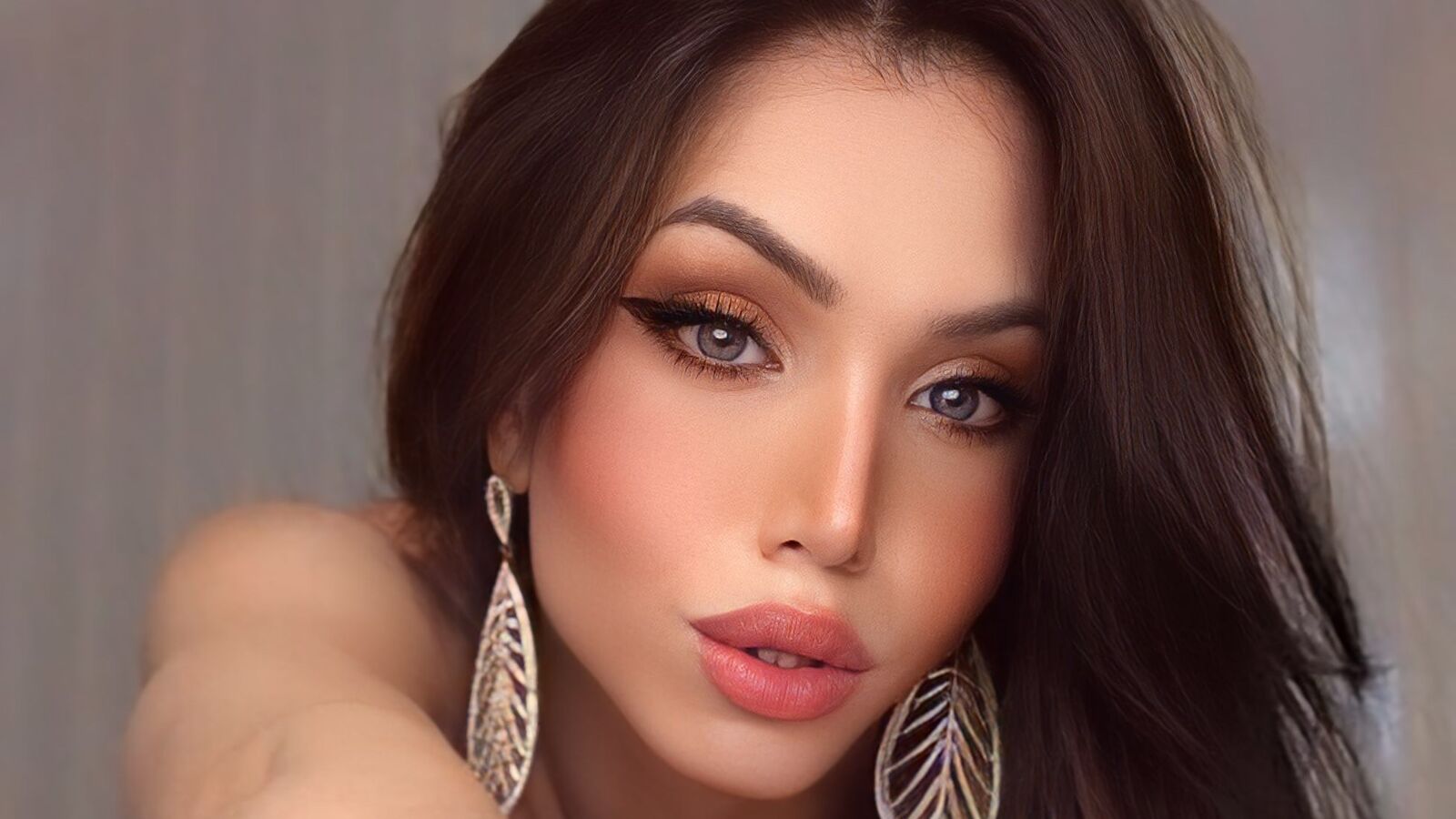 SophieCristal erotic portrait
