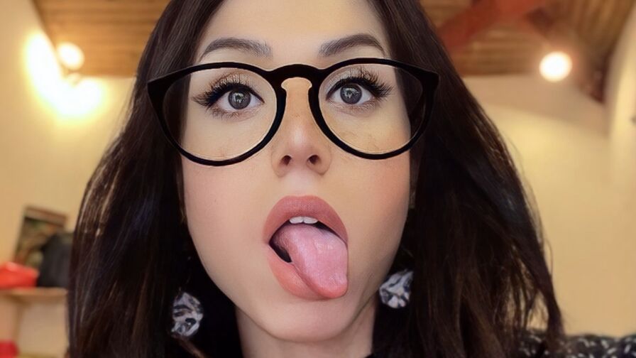 SophieCristal live cam model