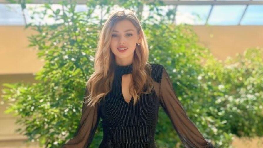 Free Live Sex Chat With CharlotteReimer