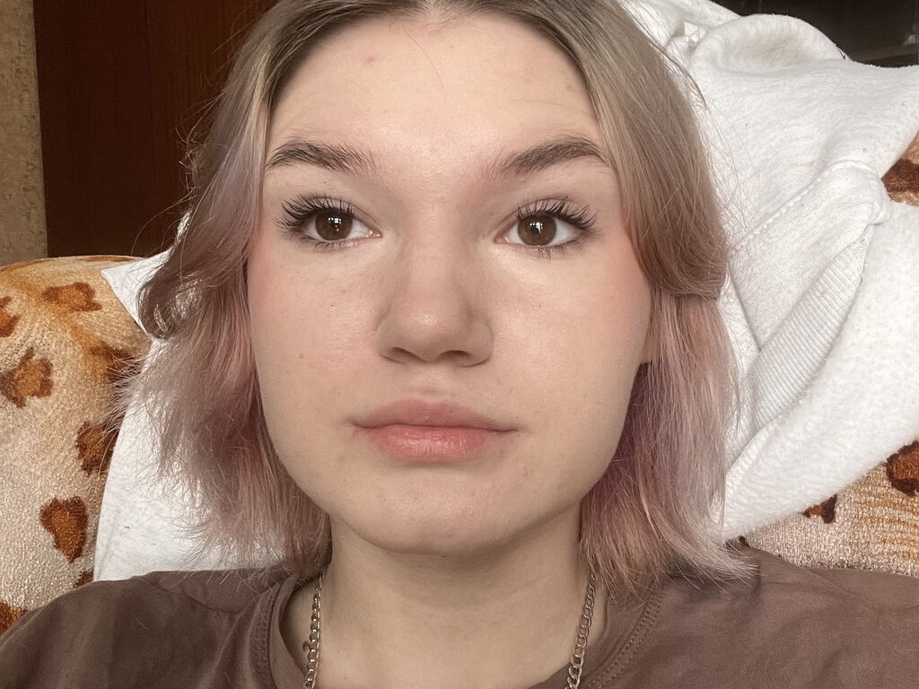 SaritaTobon cam profile preview image