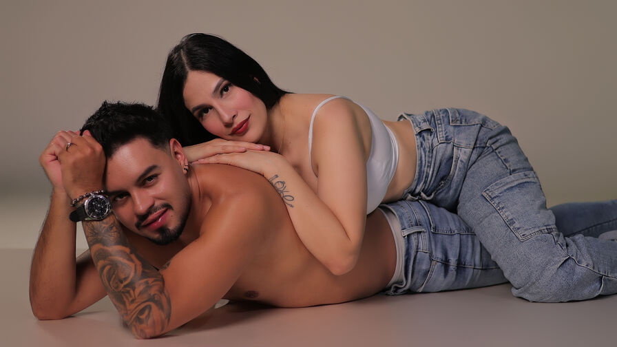 Watch DaveAndLuna live on Widestreams