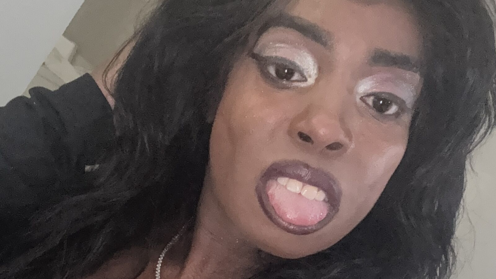 Everythingthick glamour portrait