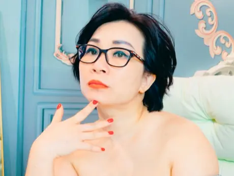 Chat with LucianaMecacci