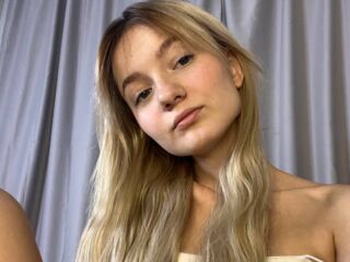 MaureenEmily BongaCams live streaming