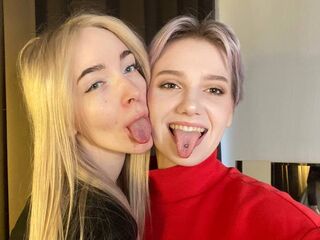 GladysAndDarel Live Cam Model