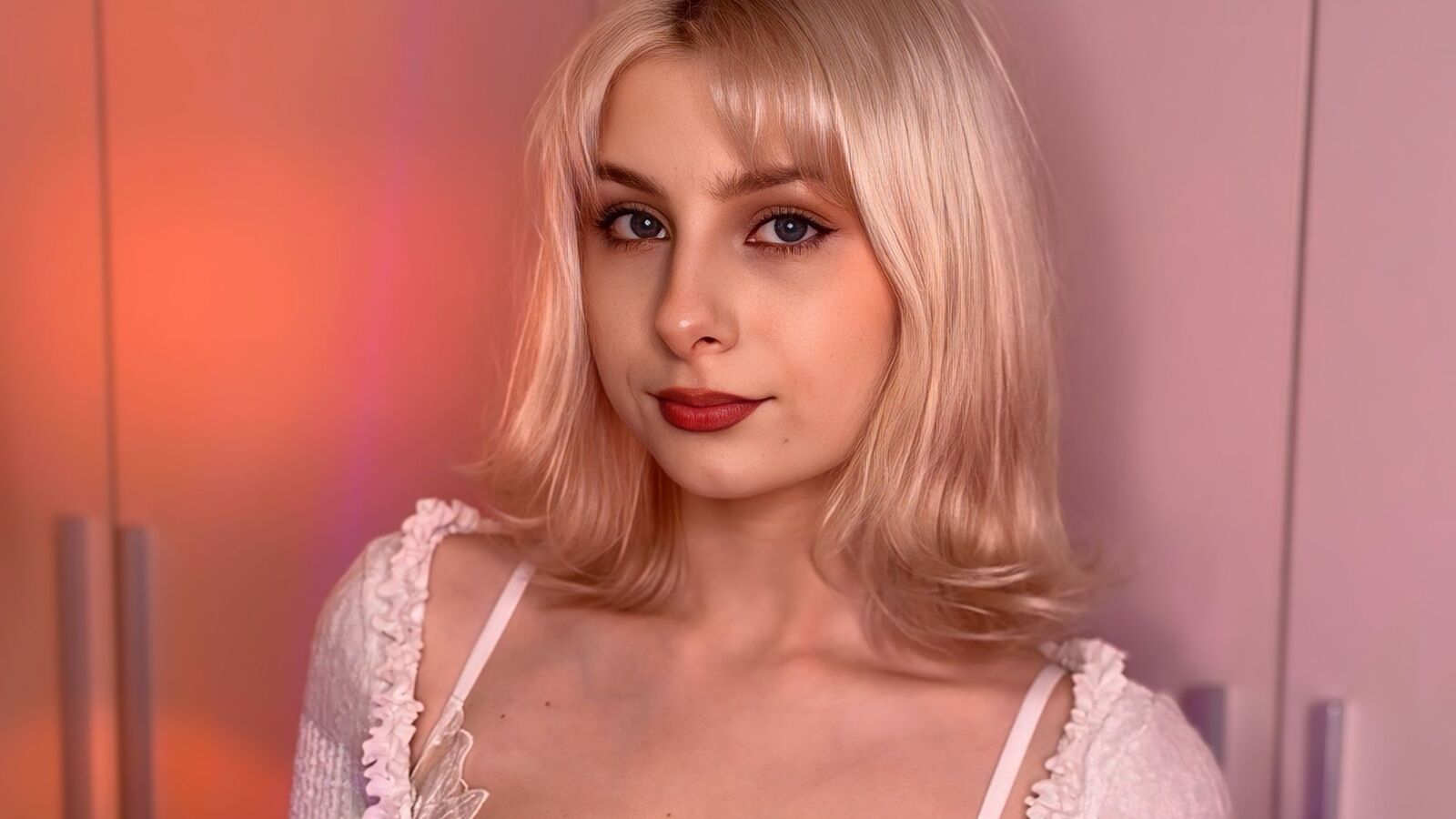 EvaVirel erotic portrait