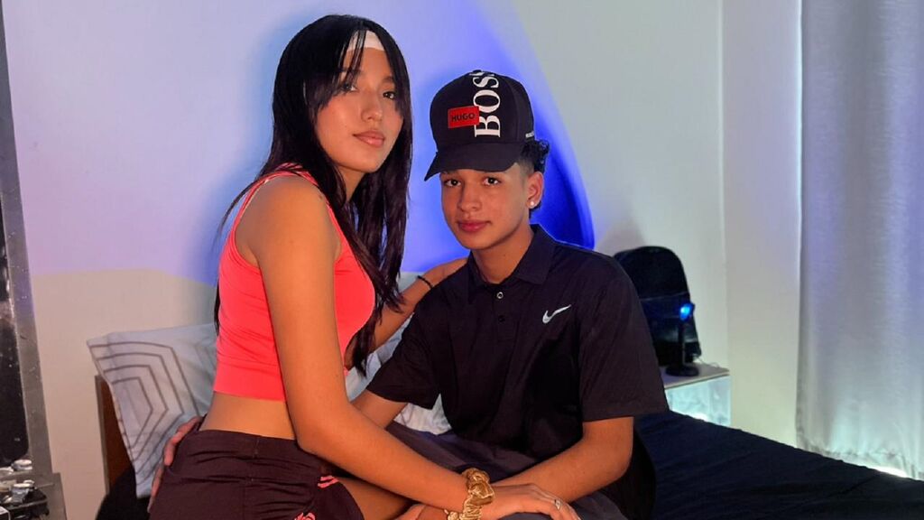 DayronAndKarla live cam model at LiveJasmin