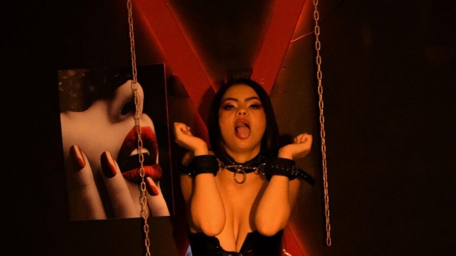ToriMartin's Sex ChatRoom