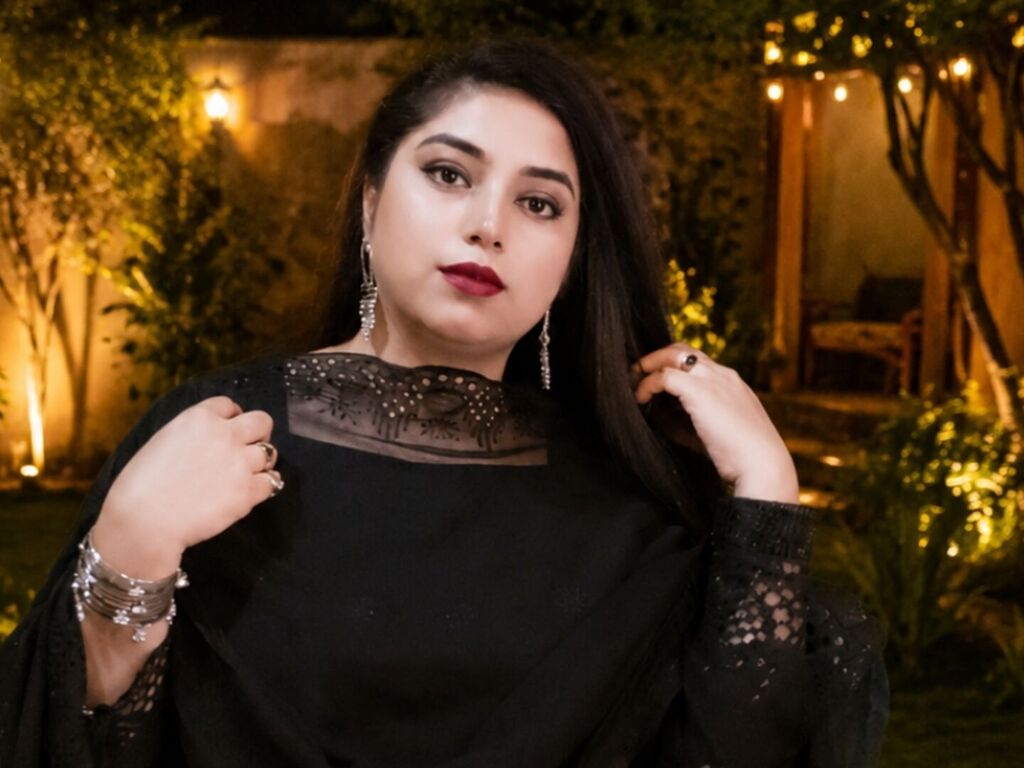 LilliNorash LiveJasmin girl model room