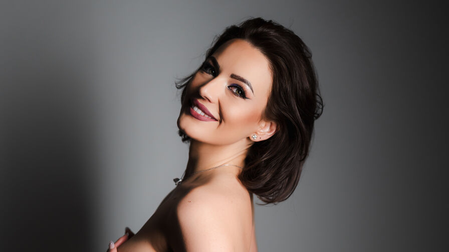 Watch Selena live on Sex Girls Blend