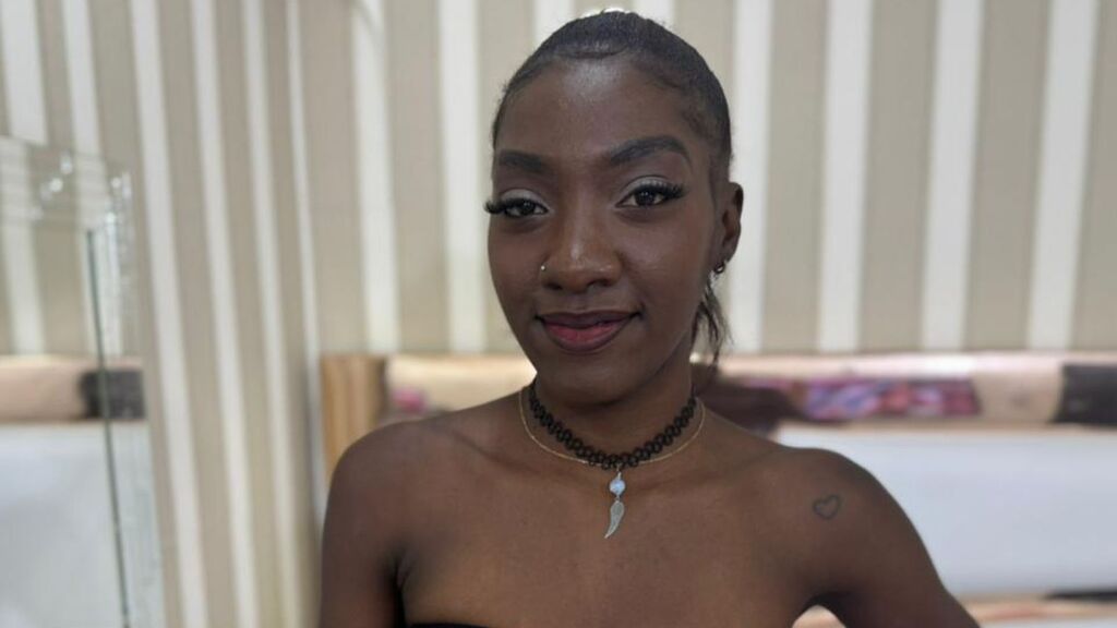 MiaPeitons Live Cam on LiveJasmin