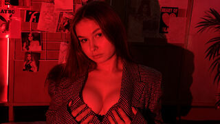 NicoleBellini live cam girl profile
