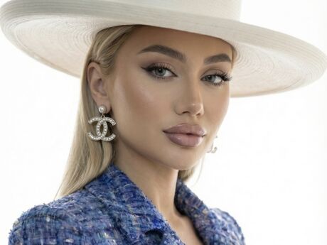 Chat with RosalinLafayette